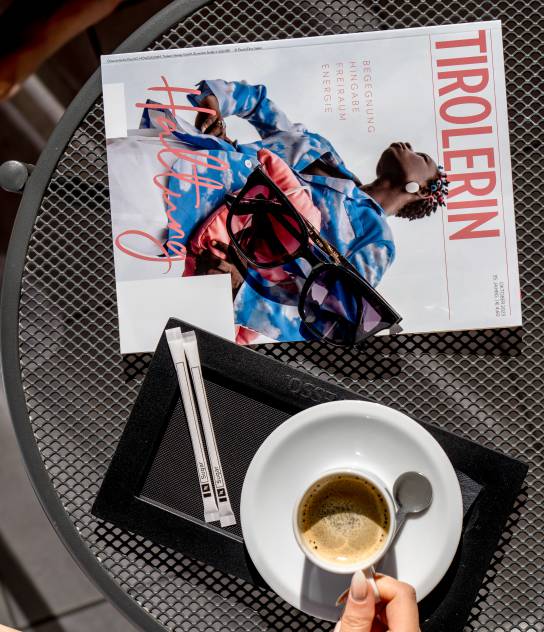 Kaffee und Magazin