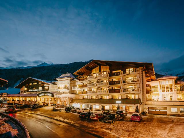 Alpinhotel Kindl in der Abenddämmerung