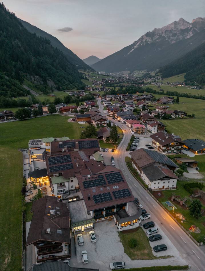 Umweltschonend unterwegs: Mit dem Shuttle durch das Stubaital - Alpenhotel Kindl