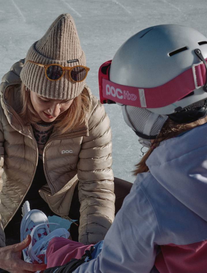 Ice skating, ice climbing, snow-shoe hikes: Winter action for the whole family - Alpenhotel Kindl
