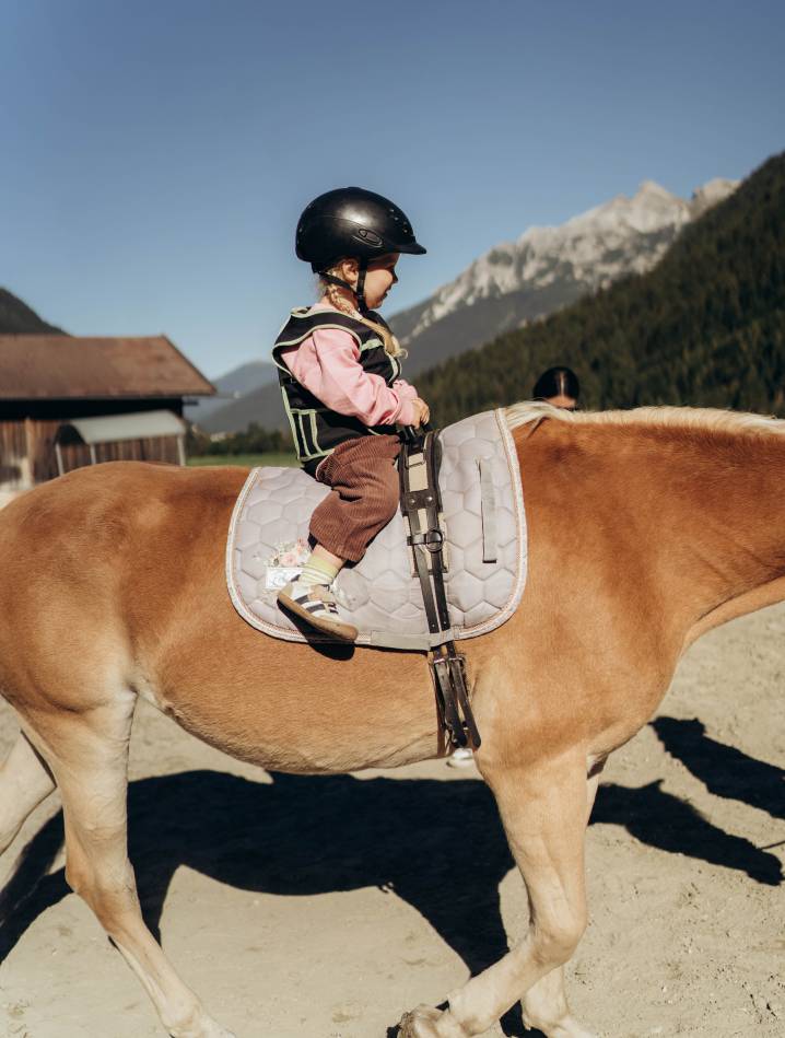 Discount for children in our rooms:: 

Discounts for children in our family suites: - Alpenhotel Kindl