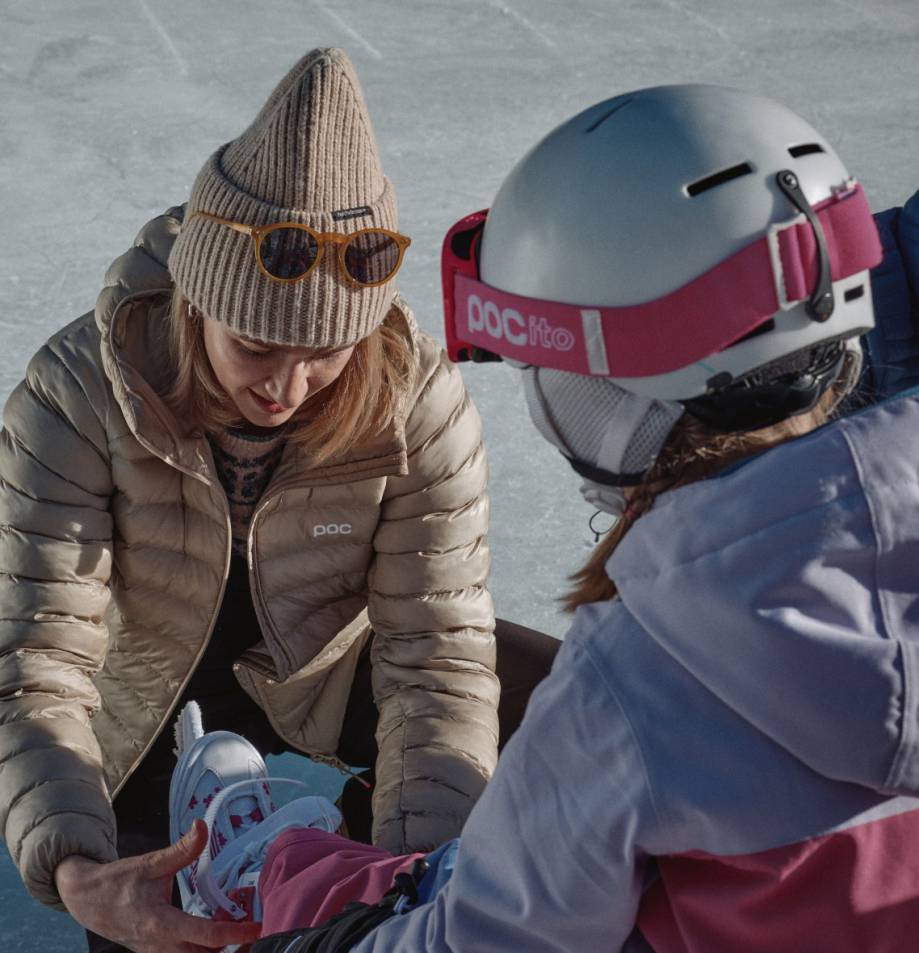 Schlittschuhfahren, Eisklettern, Schneeschuhwanderung: Winteraction für die ganze Familie - Alpenhotel Kindl