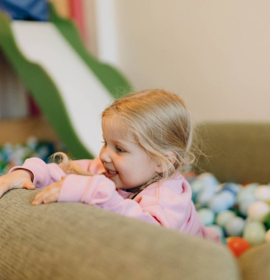 Ball bath and indoor pool: Family holidays with animation program - Alpenhotel Kindl